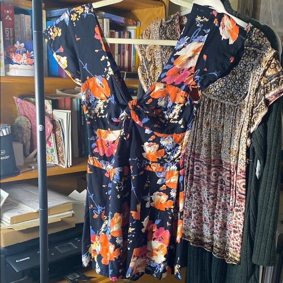 House of Harlow 1960 Pants - House of Harlow Floral V-Neck Romper